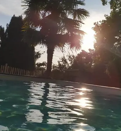 Maison De Famille, Grand Jardin Et Piscine Fermee Holiday home Fontenay-le-Comte