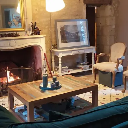 Maison De Famille, Grand Jardin Et Piscine Fermee * فونتيناي لو كومت