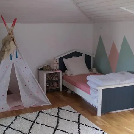 Maison De Famille, Grand Jardin Et Piscine Fermée * Fontenay-le-Comte