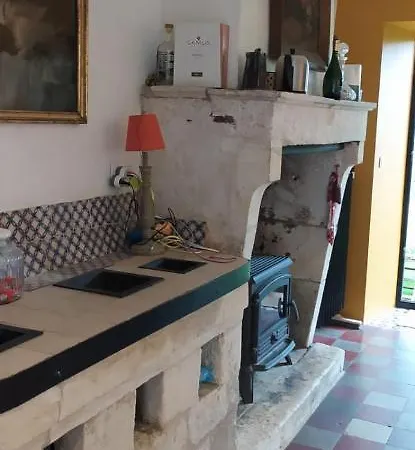 Holiday home Maison De Famille, Grand Jardin Et Piscine Fermee Fontenay-le-Comte