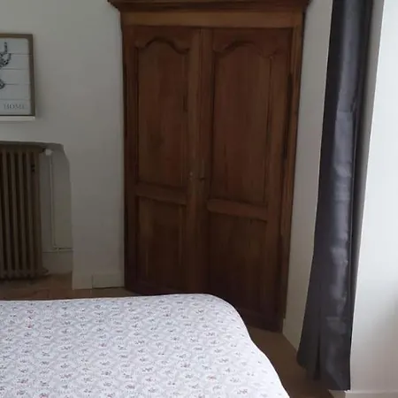 Сasa de vacaciones Maison De Famille, Grand Jardin Et Piscine Fermée Fontenay-le-Comte