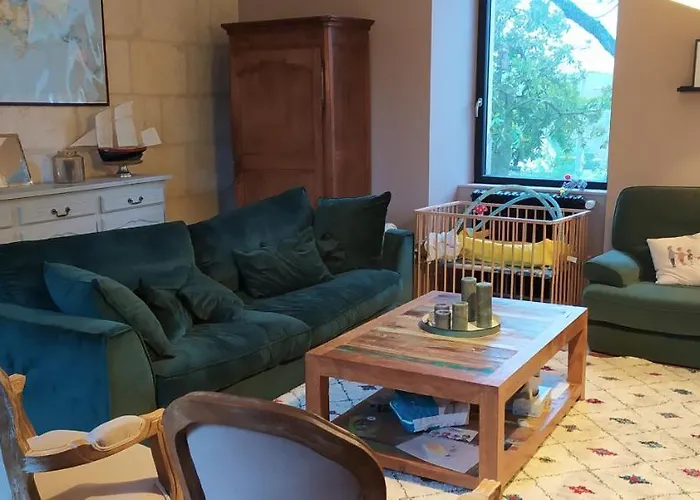 Maison De Famille, Grand Jardin Et Piscine Fermee Fontenay-le-Comte