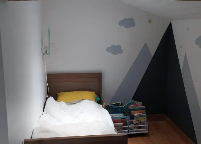 Maison De Famille, Grand Jardin Et Piscine Fermee Nyaraló *